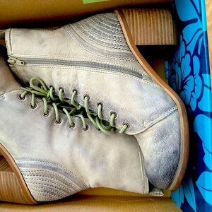 Seychelles grey leather lace boots